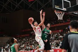 胡明轩三分绝杀砍18分 中国男篮险胜尤文图特图片