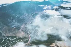 【澜湄印象】越南青年谈越中合作：中国承建的轻轨非常便捷 家人爱用中国品牌图片