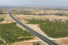 襄阳绕城高速公路东南段延长线（襄阳至南漳）通车图片