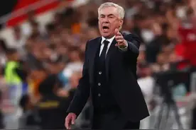 又被打蒙了，西超杯决赛，皇马2：5不敌十人巴萨图片