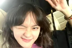 毕业季到了，文淇张真源丁程鑫晒照结束大学生活图片