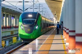 10月11日起云南铁路实行第四季度运行图 有这些变化！图片