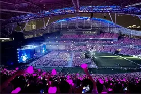 周杰伦上海演唱会，2人被拘留！收钱后将歌迷强行推入检票口，然后逃之夭夭……图片