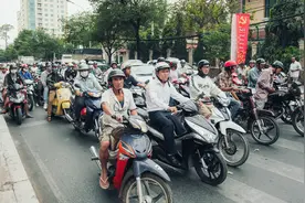 卷到越南的中国工厂图片