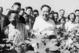 《人民万岁》在韶山放映，以“人民视角”展现伟大领袖风采图片