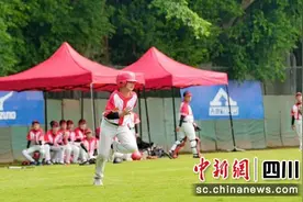 成都市运会青少年组棒球比赛举行图片