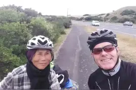 郑州65岁阿姨8年骑行12国：骑行治好了我的抑郁症图片