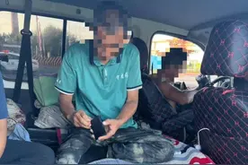 面包车变身“房车” 非法改装被查处图片