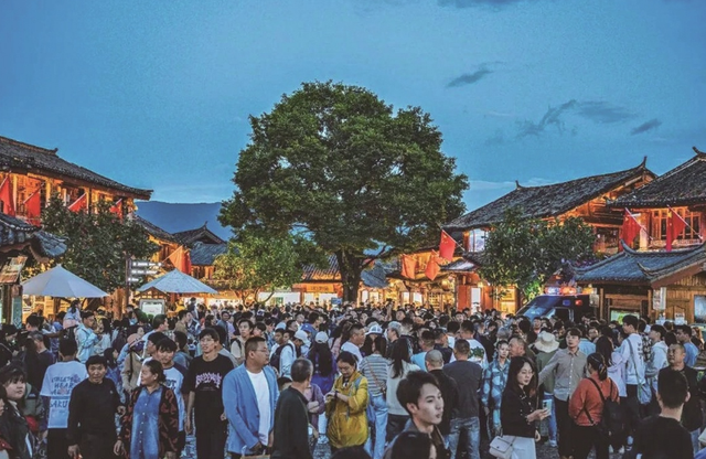 在“闹”与“静”中，读懂丽江古城的诗意