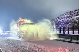 武威公路：除雪保畅 护航春运图片