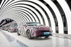 产业链观察：河南新能源汽车 驶入新赛道 跑出加速度图片