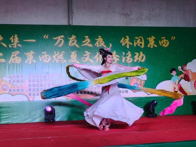 嗨啤、嗨演、嗨玩点燃夏日狂欢！快来月湖广场“嗨啤”一“夏”吧