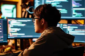 梁文锋就是AI界的黄峥图片