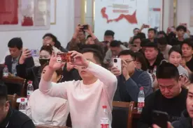 拼多多“千亿扶持”计划加码农业，“2025多多好特产”首站走进江苏连云港图片