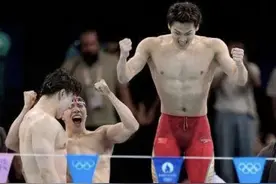 中国队男子4×100米混合泳接力夺冠，徐嘉余父亲：很高兴儿子圆了金牌梦图片