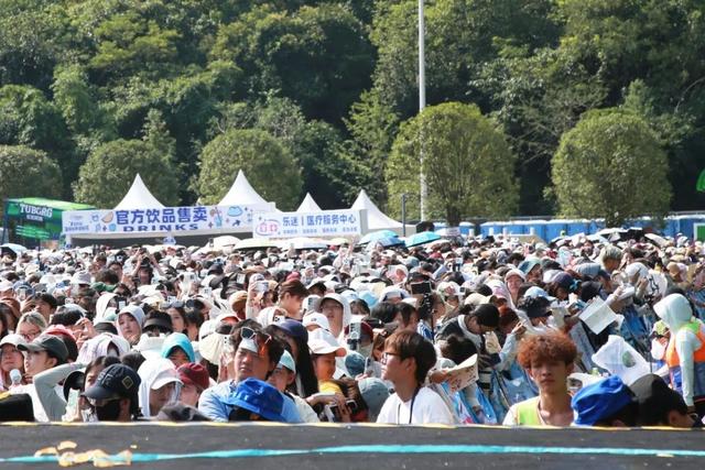 护航旅游季 | 唱游音乐节 观山湖公安守护避暑“大军”的清凉狂欢