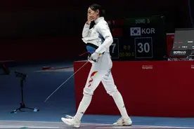 一剑惜败！卫冕冠军孙一文不敌吉村美穗，无缘晋级女子重剑16强图片