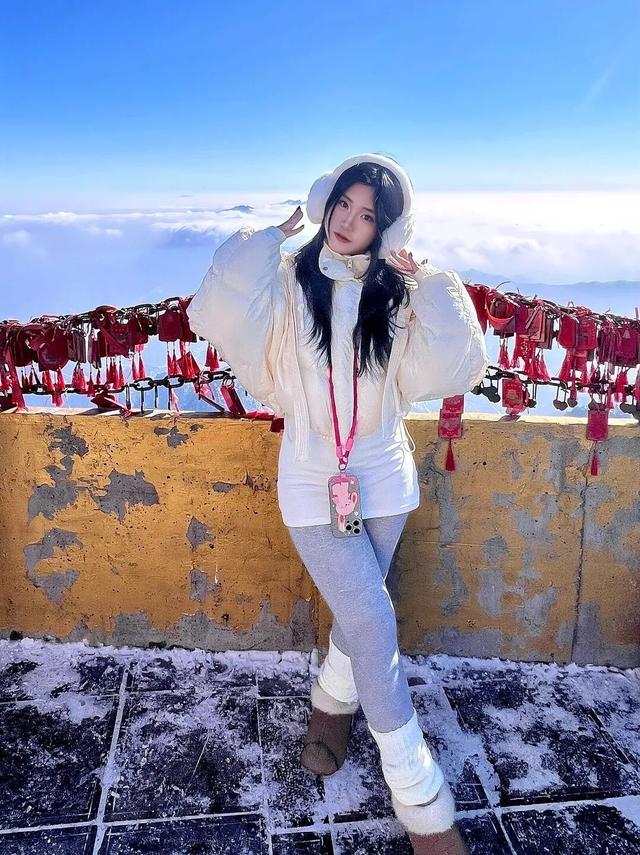 踏破风沙赴神都，白云山赠“终身旅游卡”！让天山来客常回“家”看看