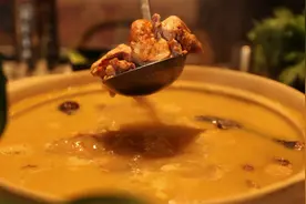 吃“菌子火锅”吗？看不见小人的那种~图片