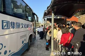 缩短间隔、加密班次，国庆假期青岛公交客流量达862万人次图片
