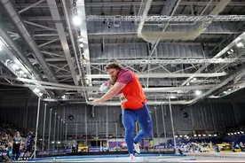 （体育）田径——室内世锦赛：克劳瑟获得男子铅球冠军并打破赛会纪录图片