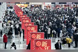 新春走基层丨探访春节假期最后一天的北京南站图片