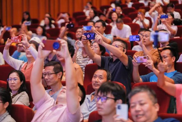 现场人气爆棚！“杭州六小龙”之一云深处科技CEO来珠海开讲！
