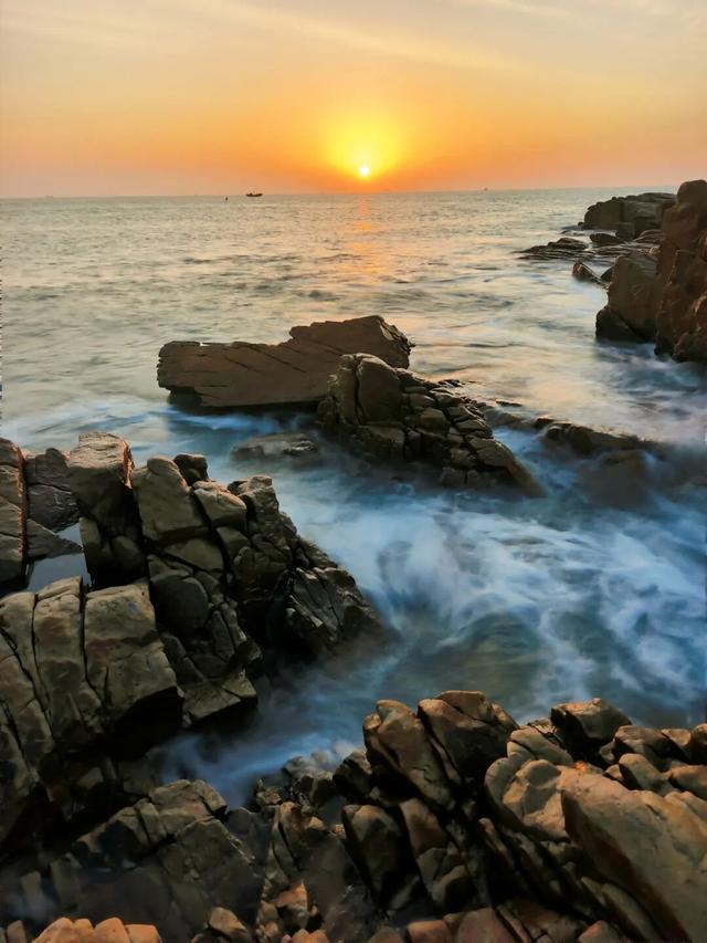 跟着影视剧去旅行｜逛日照山海盛景，品临沂红色情怀