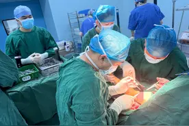 从“援疆输血”到“自主造血” 浙大邵逸夫阿拉尔医院再创高位断臂再植奇迹图片