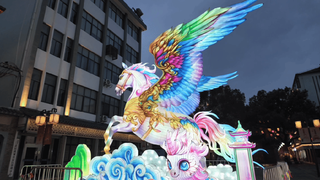 到奉贤·过大年｜青溪幻境，马年灯启，走！抢先探营，看老街被“马灯”悄悄点亮