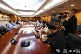 一季度湖北各项贷款余额突破9万亿元图片