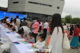 规范使用地图 一点都不能错！我省开展2023年测绘法宣传日暨国家版图意识宣传周活动图片