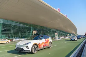 无人车来接机，自动驾驶车辆首次加盟武汉春运图片