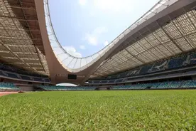 厦门白鹭体育场通过预验收图片