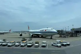 【飞机】服役超30年的国航747-400图片