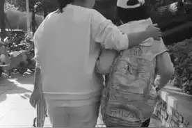 老师用三角尺砸伤女童获刑5年 女童妈妈：孩子留下终身后遗症，将抗诉图片