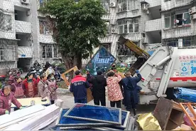 宜宾叙州区南岸街道开展“房屋安全环境卫生大整治”专项行动图片