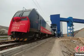“蒙煤外运”增铁路专用线 太铁加速完善能源运输结构图片