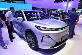 上市3个月的新车降了三四万元，买车还要等吗？图片