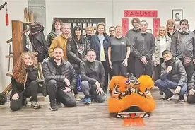 西班牙姑娘痴迷功夫 为学武术定居佛山图片