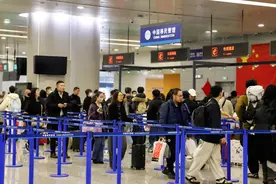春运第一周浦东机场出入境客流近73万人次，较去年增33.5%图片