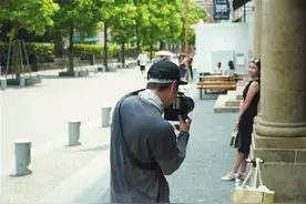 跟拍摄影师：烈日下奔波，只为留下更多美好回忆图片