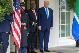 特朗普上演“白宫伏击2.0”，这次的对象是南非总统拉马福萨图片