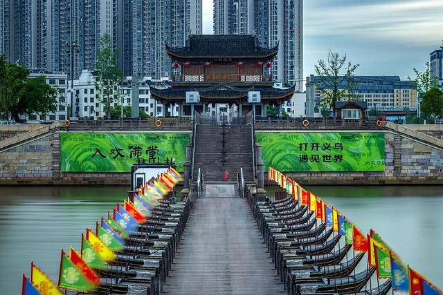 中国最魔幻的城市，“打包”全球