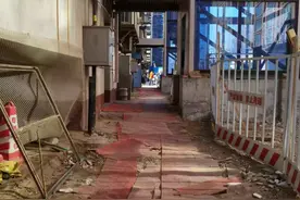 北京一小区加装电梯，60天拖了2年半！“一直生活在工地里”……图片