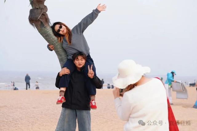 不出所料！这个假期，日照这里又排起了长队……