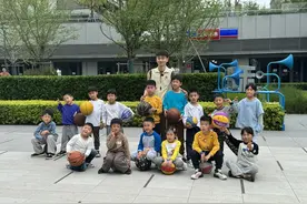 少儿体育课堂进社区 一起在春日里感受运动快乐图片