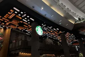 连续8个季度客单价下跌，星巴克中国同店销售额继续下滑图片
