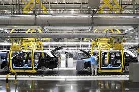 汽车以旧换新最高补2万元 “加码补贴”带来哪些变化？｜热点解读图片