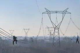 配合沈阳首条含高架段地铁500千伏线路迁改完成图片